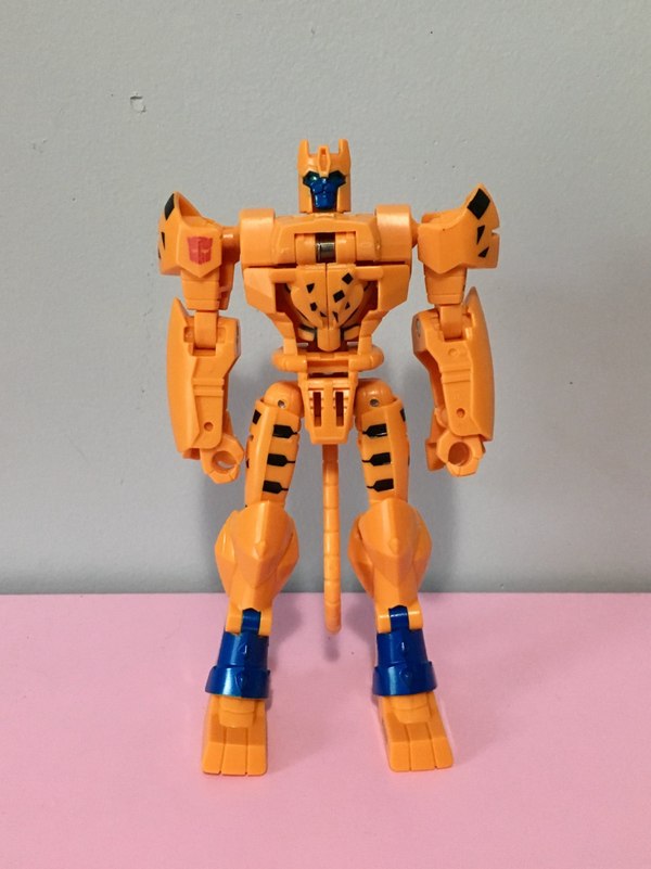 Transformers Cyberverse Spark Armor Cheetor Out Of Box Photos 03 (3 of 14)